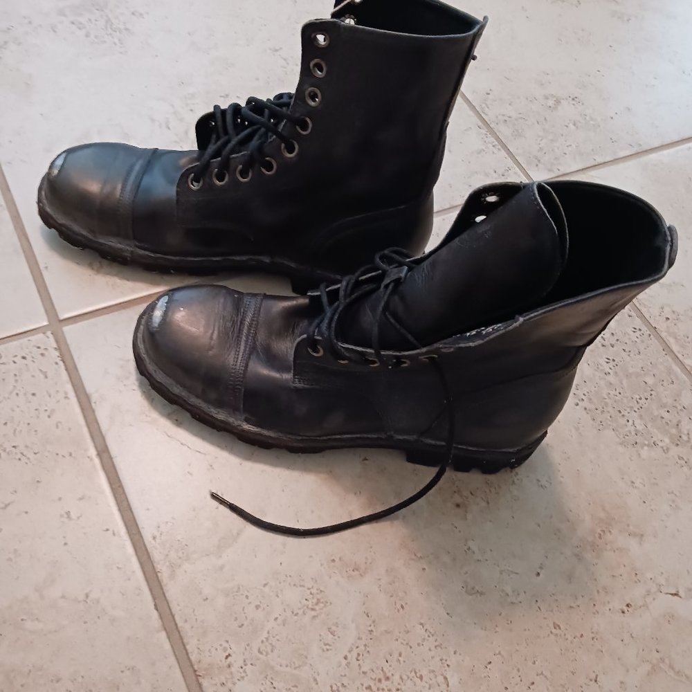 Diesel boots